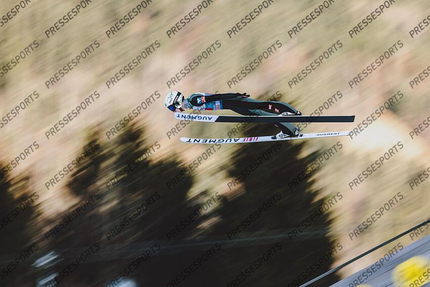 01.01.2022, Olympiaschanze, Garmisch Partenkirchen, GER, FIS Weltcup Skisprung, Vierschanzentournee, Garmisch Partenkirchen, Wertungssprung, im Bild Daniel Tschofenig (AUT) // Daniel Tschofenig of Austria during his Competition Jump for the Four Hills Tournament of FIS Ski Jumping World Cup at the Olympiaschanze in Garmisch Partenkirchen, Germany on 2022/01/01. EXPA Pictures 