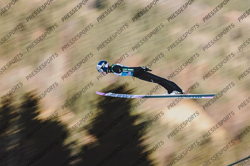 01.01.2022, Olympiaschanze, Garmisch Partenkirchen, GER, FIS Weltcup Skisprung, Vierschanzentournee, Garmisch Partenkirchen, Wertungssprung, im Bild Ryoyu Kobayashi (JPN) // Ryoyu Kobayashi of Japan during his Competition Jump for the Four Hills Tournament of FIS Ski Jumping World Cup at the Olympiaschanze in Garmisch Partenkirchen, Germany on 2022/01/01. EXPA Pictures 