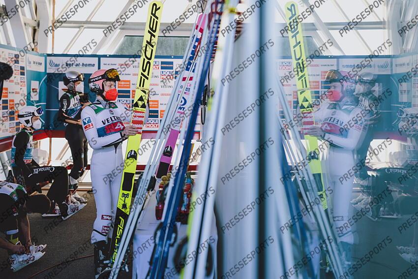 01.01.2022, Olympiaschanze, Garmisch Partenkirchen, GER, FIS Weltcup Skisprung, Vierschanzentournee, Garmisch Partenkirchen, Wertungssprung, im Bild Jan Hoerl (AUT) // Jan Hoerl of Austria prior to his Competition Jump for the Four Hills Tournament of FIS Ski Jumping World Cup at the Olympiaschanze in Garmisch Partenkirchen, Germany on 2022/01/01. EXPA Pictures 