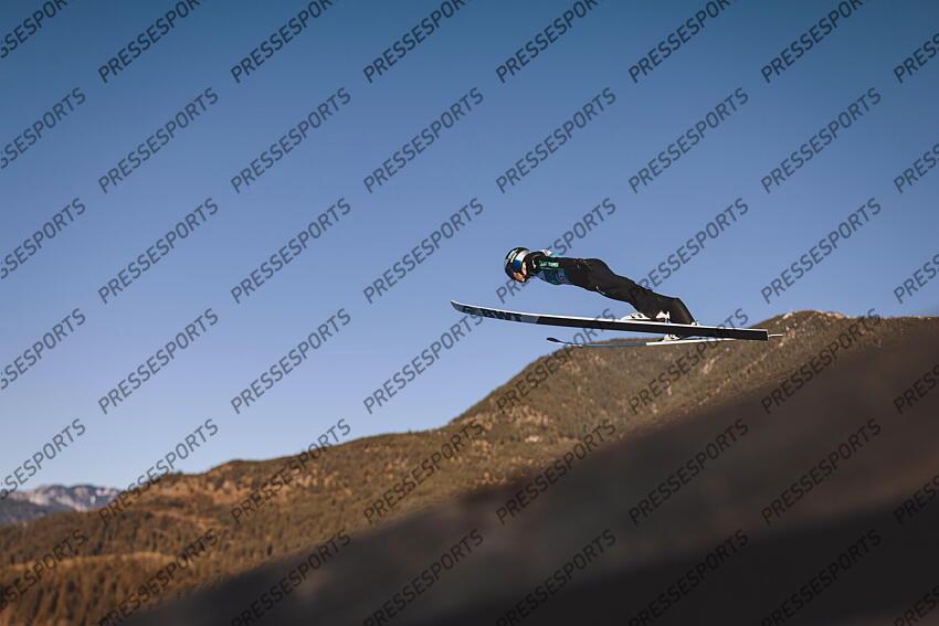 31.12.2021, Olympiaschanze, Garmisch Partenkirchen, GER, FIS Weltcup Skisprung, Vierschanzentournee, Garmisch Partenkirchen, Qualifikation, im Bild Ryoyu Kobayashi (JPN) // Ryoyu Kobayashi of Japan during his Qualification Jump for the Four Hills Tournament of FIS Ski Jumping World Cup at the Olympiaschanze in Garmisch Partenkirchen, Germany on 2021/12/31. EXPA Pictures 