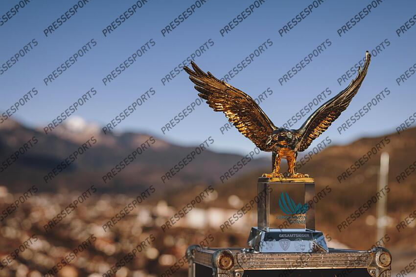 31.12.2021, Olympiaschanze, Garmisch Partenkirchen, GER, FIS Weltcup Skisprung, Vierschanzentournee, Garmisch Partenkirchen, Qualifikation, im Bild Tournee Sieger Adler Pokal // Four Hills Tournament Winner Eagle Trophy during his Qualification Jump for the Four Hills Tournament of FIS Ski Jumping World Cup at the Olympiaschanze in Garmisch Partenkirchen, Germany on 2021/12/31. EXPA Pictures 