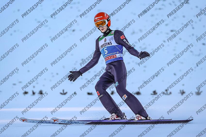 31.12.2021, Olympiaschanze, Garmisch Partenkirchen, GER, FIS Weltcup Skisprung, Vierschanzentournee, Garmisch Partenkirchen, Qualifikation, im Bild David Siegel (GER) // David Siegel (GER) during his Qualification Jump for the Four Hills Tournament of FIS Ski Jumping World Cup at the Olympiaschanze in Garmisch Partenkirchen, Germany on 2021/12/31. EXPA Pictures 