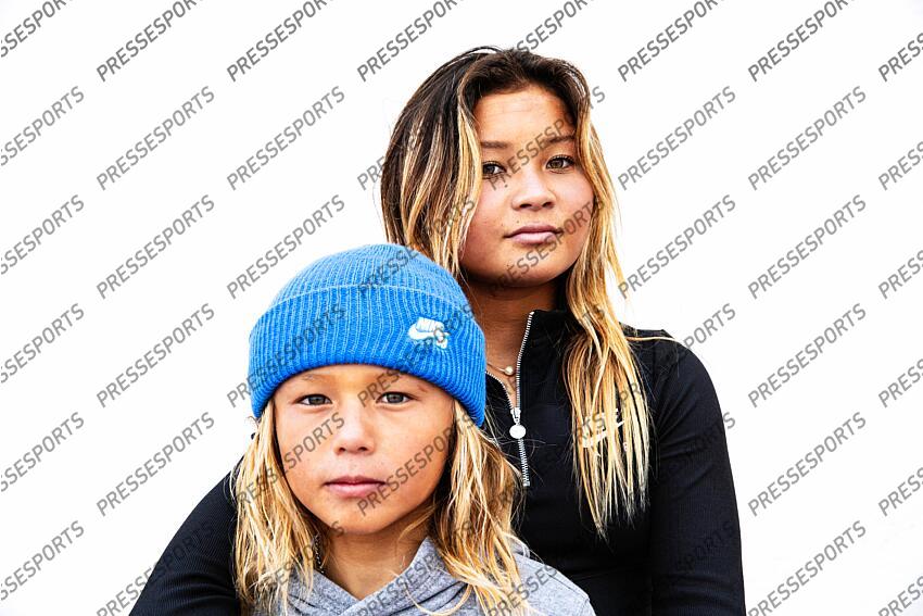 brown (sky) - (gbr) - brown (ocean) - (gbr) - MAGAZINE BROWN Sky Brown 13 ans et son frere de 10 ans, Ocean, partagent leur temps entre sports de glisse, ecole et reseaux sociaux. L’ainee compte deja 4 millions de followers, le benjamin plus de 200 000. - Attention image soumise a conditions particulieres, nous contacter avant toute utilisation - 