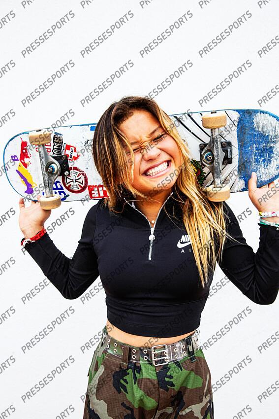 brown (sky) - (gbr) - MAGAZINE BROWN A 13 ans, la skateuse anglo-japonaise, medaillee de bronze aux JO de Tokyo, s’inscrit dans une generation ultra-jeune qui bouscule la discipline et enflamme les reseaux sociaux. - Attention image soumise a conditions particulieres, nous contacter avant toute utilisation - 