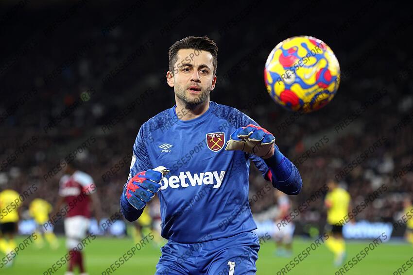 8 February 2022, London - Premier League Football - West Ham United v Watford - West Ham goalkeeper Lukas Fabianski - Photo: Charlotte Wilson / Offside. WEST HAM UNITED-WATFORD (1-0) 