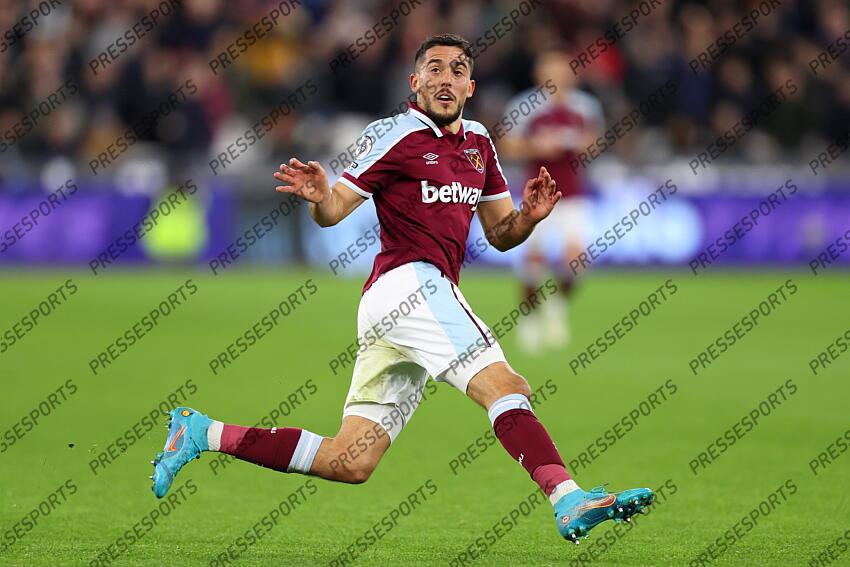 8 February 2022, London - Premier League Football - West Ham United v Watford - Pablo Fornals of West Ham - Photo: Charlotte Wilson / Offside. WEST HAM UNITED-WATFORD (1-0) 
