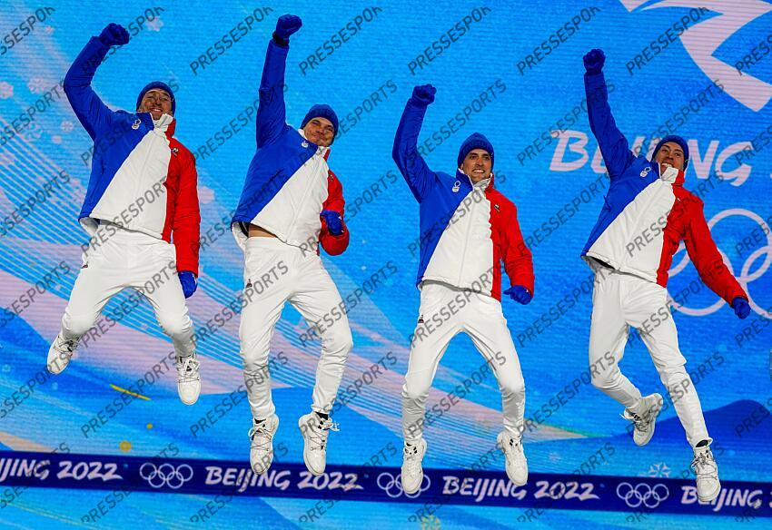 BEIJING, CHINA - FEBRUARY 15 : Fabien Claude of Team France, Emilien Jacquelin of Team France, Simon Desthieux of Team France, Quentin Fillon Maillet of Team France wins the silver medal during the Olympic Games 2022, Men's Biathlon Relay on February 15, 2022 in Zhangjiakou China. (Photo by Michel Cottin/Agence Zoom) REMISE MEDAILLES - RELAIS 4X7.5 KM HOMMES 
