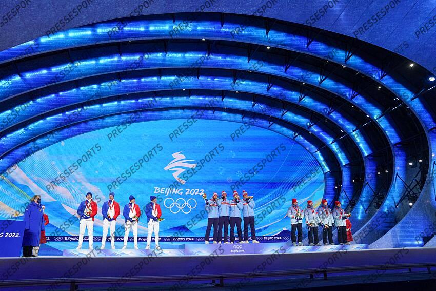 BEIJING, CHINA - FEBRUARY 15 : France Team of Team France wins the silver medal, Norway Team of Team Norway wins the gold medal, Russia Team of Team Russia wins the bronze medal during the Olympic Games 2022, Men's Biathlon Relay on February 15, 2022 in Zhangjiakou China. (Photo by Michel Cottin/Agence Zoom) REMISE MEDAILLES - RELAIS 4X7.5 KM HOMMES 