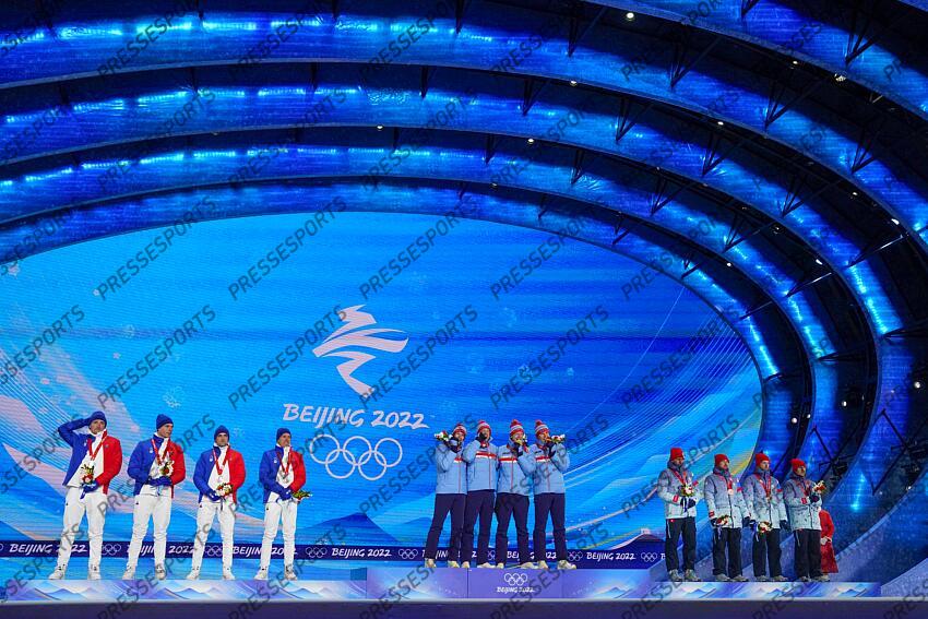 BEIJING, CHINA - FEBRUARY 15 : France Team of Team France wins the silver medal, Norway Team of Team Norway wins the gold medal, Russia Team of Team Russia wins the bronze medal during the Olympic Games 2022, Men's Biathlon Relay on February 15, 2022 in Zhangjiakou China. (Photo by Michel Cottin/Agence Zoom) REMISE MEDAILLES - RELAIS 4X7.5 KM HOMMES 
