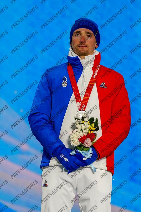 BEIJING, CHINA - FEBRUARY 15 : Fabien Claude of Team France wins the silver medal during the Olympic Games 2022, Men's Biathlon Relay on February 15, 2022 in Zhangjiakou China. (Photo by Michel Cottin/Agence Zoom) REMISE MEDAILLES - RELAIS 4X7.5 KM HOMMES 