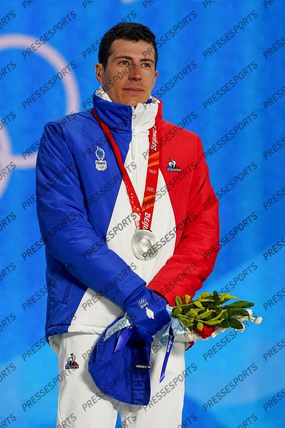 BEIJING, CHINA - FEBRUARY 15 : Quentin Fillon Maillet of Team France wins the silver medal during the Olympic Games 2022, Men's Biathlon Relay on February 15, 2022 in Zhangjiakou China. (Photo by Michel Cottin/Agence Zoom) REMISE MEDAILLES - RELAIS 4X7.5 KM HOMMES 