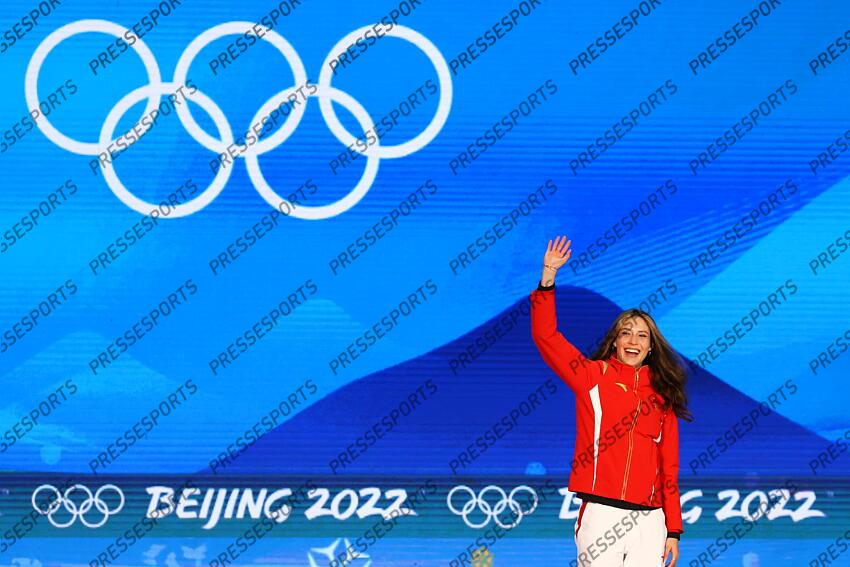 Ailing Eileen Gu (CHN), FEBRUARY 8, 2022 - Freestyle Skiing : Women's Big Air Medal Ceremony during the Beijing 2022 Olympic Winter Games at Beijing Medal Plaza in Beijing, China. (Photo by AFLO SPORT) BIG AIR FEMMES 