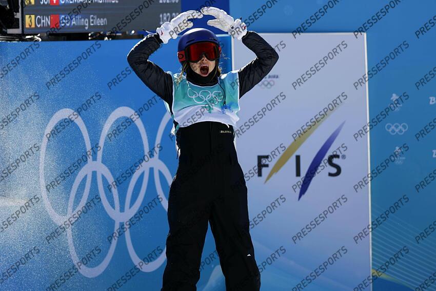 BEIJING, CHINA - FEBRUARY 8 : Eileen Gu wins the gold medal during the Olympic Games 2022, Women's Freeski Big Air on February 8, 2022 in Zhangjiakou China. (Photo by Christophe Pallot/Agence Zoom) BIG AIR FEMMES 