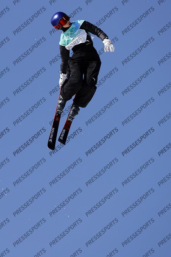 BEIJING, CHINA - FEBRUARY 8 : Eileen Gu wins the gold medal during the Olympic Games 2022, Women's Freeski Big Air on February 8, 2022 in Zhangjiakou China. (Photo by Christophe Pallot/Agence Zoom) BIG AIR FEMMES 