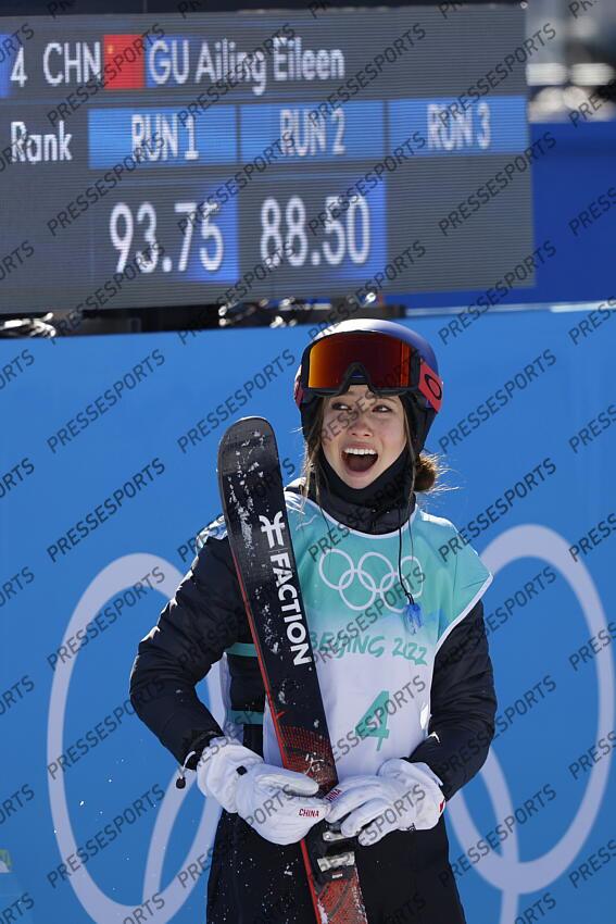BEIJING, CHINA - FEBRUARY 8 : Eileen Gu wins the gold medal during the Olympic Games 2022, Women's Freeski Big Air on February 8, 2022 in Zhangjiakou China. (Photo by Christophe Pallot/Agence Zoom) BIG AIR FEMMES 