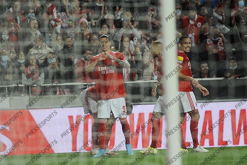 Darwin Nunez, joueur de Benfica, célèbre un but contre Vitória de Guimarães lors du match de football portugais I Liga qui s'est tenu à Estádio da Luz, Lisbonne, Portugal, le 27 février 2022. CARLOS BARROSO /PRESSESPORTS BENFICA-VITORIA GUIMARAES (3-0) 