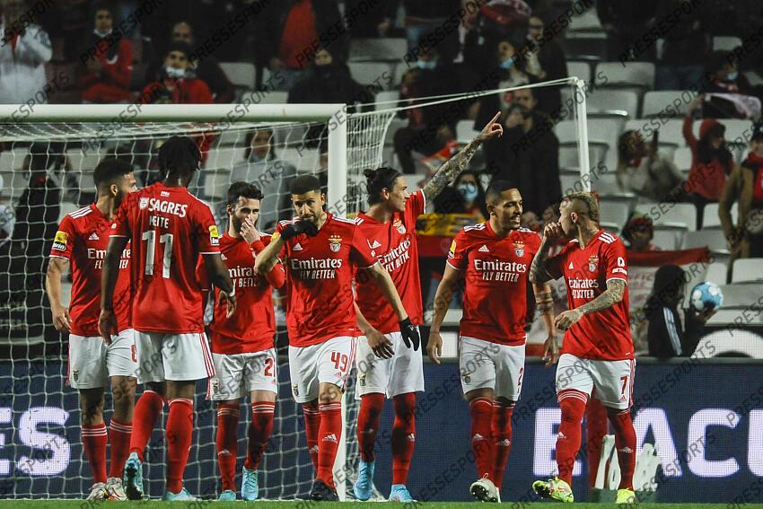 Darwin Nunez, joueur de Benfica, célèbre un but contre Vitória de Guimarães lors du match de football portugais I Liga qui s'est tenu à Estádio da Luz, Lisbonne, Portugal, le 27 février 2022. CARLOS BARROSO /PRESSESPORTS BENFICA-VITORIA GUIMARAES (3-0) 