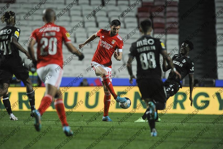 Yanemchuck, joueur de Benfica, lors du match entre son équipe et l'équipe de Vitória de Guimarães lors du match de football de la Ligue portugaise I qui s'est tenu à l'Estádio da Luz, Lisbonne, Portugal, le 27 février 2022. CARLOS BARROSO /PRESSESPORTS BENFICA-VITORIA GUIMARAES (3-0) 