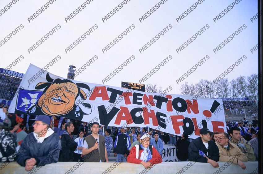 BANDEROLE ANTI GUY ROUX MARSEILLE-AUXERRE MARSEILLE-AUXERRE (1-1) (tab 1-3) 