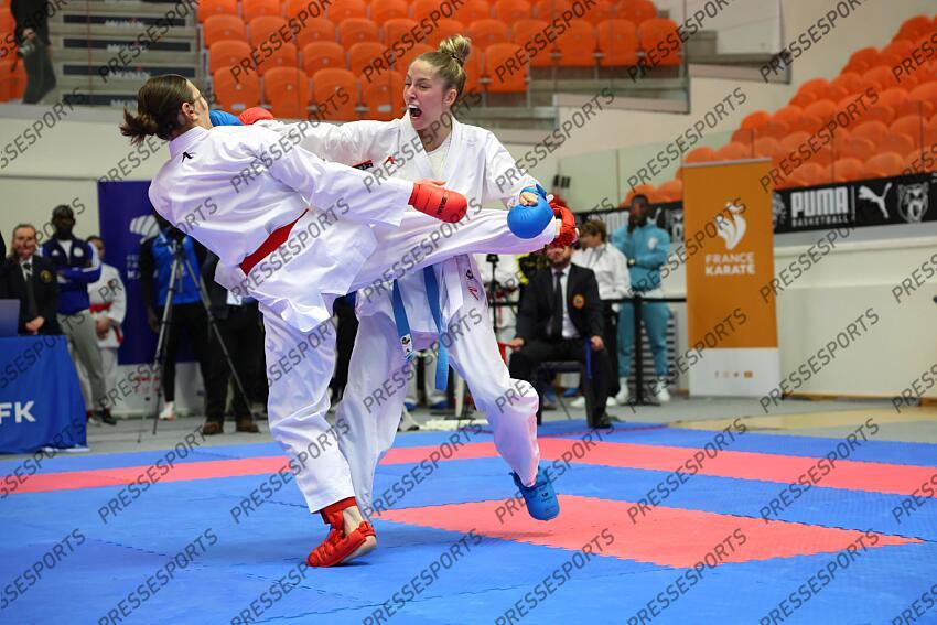 sivert (laura) (fra) ceinture bleu avazeri (lea) (fra) ceinture rouge CHAMPIONNAT DE FRANCE DE KARATE 