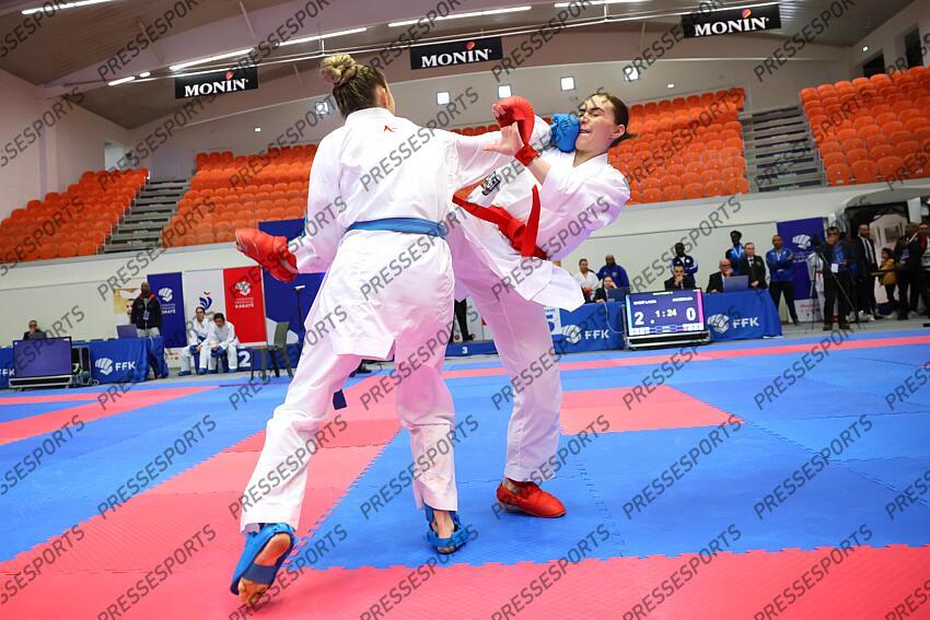 sivert (laura) (fra) ceinture bleu avazeri (lea) (fra) ceinture rouge CHAMPIONNAT DE FRANCE DE KARATE 