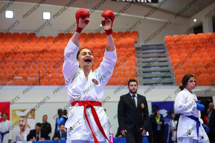 dona (lolita) (fra) ceinture rouge CHAMPIONNAT DE FRANCE DE KARATE 