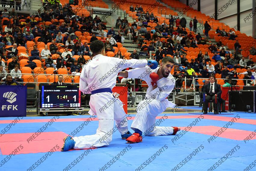 de barros (damien) (fra) ceinture bleu lavaud (pierre) (fra) ceinture rouge CHAMPIONNAT DE FRANCE DE KARATE 