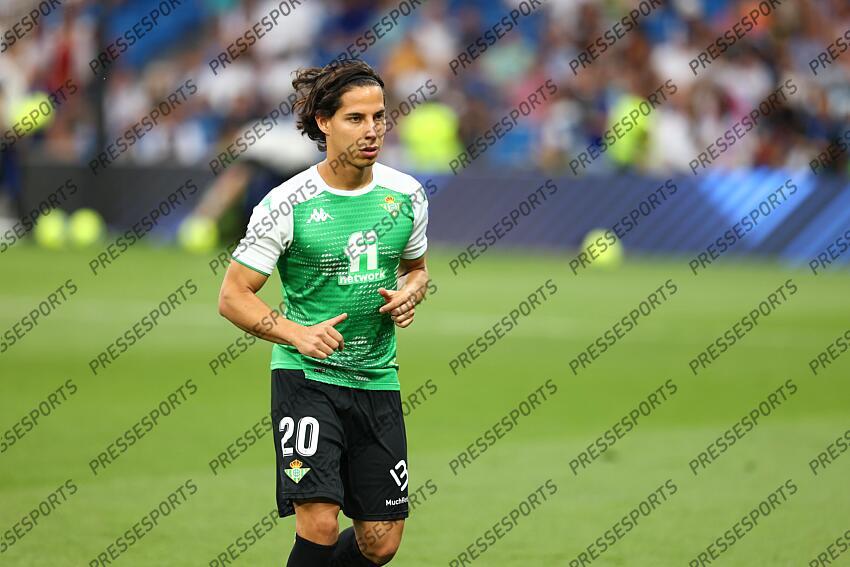 Diego Lainez of Real Betis warms up during the spanish league, La Liga Santander, football match played between Real Madrid and Real Betis Balompie at Santiago Bernabeu stadium on May 20, 2022, in Madrid Spain. REAL MADRID-BETIS SEVILLE (0-0) 