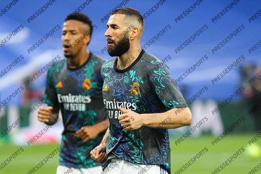 Karim Benzema of Real Madrid warms up during the spanish league, La Liga Santander, football match played between Real Madrid and Real Betis Balompie at Santiago Bernabeu stadium on May 20, 2022, in Madrid Spain. REAL MADRID-BETIS SEVILLE (0-0) 