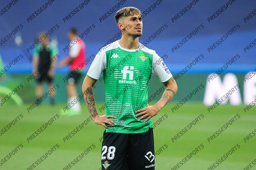 Rodri Sanchez of Real Betis warms up during the spanish league, La Liga Santander, football match played between Real Madrid and Real Betis Balompie at Santiago Bernabeu stadium on May 20, 2022, in Madrid Spain. REAL MADRID-BETIS SEVILLE (0-0) 