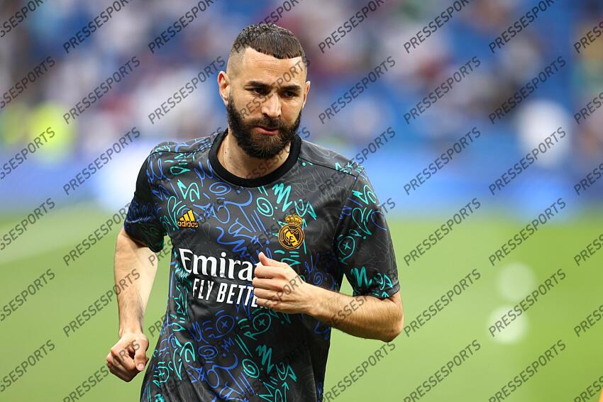 Karim Benzema of Real Madrid warms up during the spanish league, La Liga Santander, football match played between Real Madrid and Real Betis Balompie at Santiago Bernabeu stadium on May 20, 2022, in Madrid Spain. REAL MADRID-BETIS SEVILLE (0-0) 
