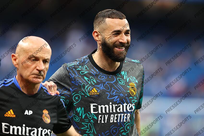 Antonio Pintus, trainer of Real Madrid, and Karim Benzema of Real Madrid warms up during the spanish league, La Liga Santander, football match played between Real Madrid and Real Betis Balompie at Santiago Bernabeu stadium on May 20, 2022, in Madrid Spain. REAL MADRID-BETIS SEVILLE (0-0) 