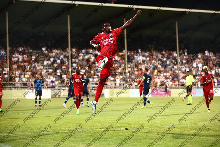 lukeba (castello) LYON-DYNAMO KIEV (3-0) 2eme match joie du 1-0 