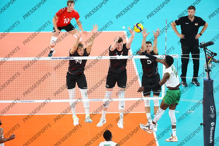 karlitzek (moritz) maase (lukas) reichert (moritz) kavogo (yaoussi) ALLEMAGNE-CAMEROUN (3-0) 