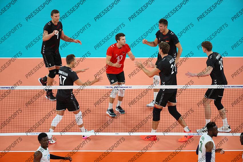 fromm (christian) zimmerrmann (jan) zenger (julian) reichert (moritz) krick (tobias) weber (linus) ALLEMAGNE-CAMEROUN (3-0) 
