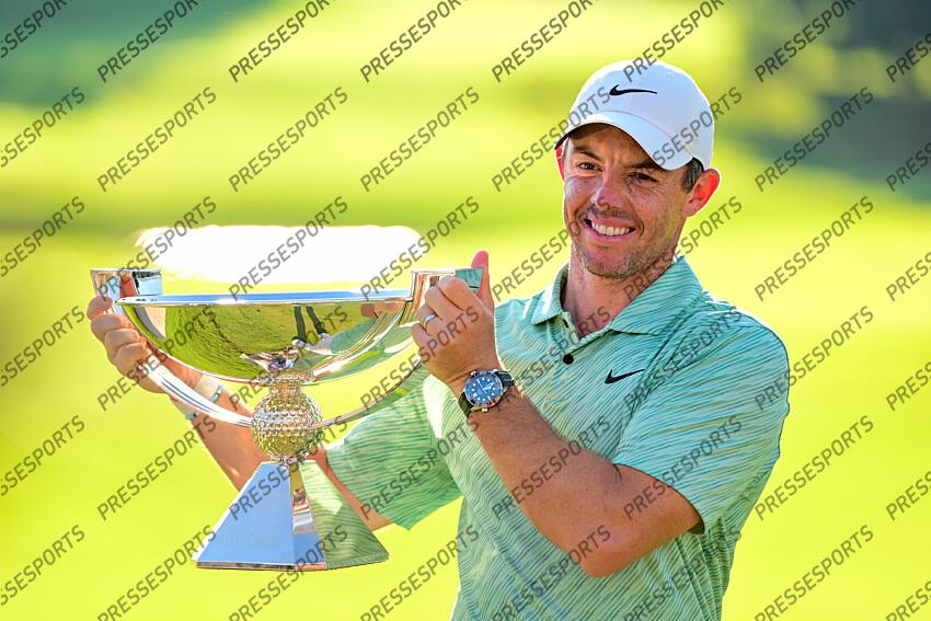 Aug 28, 2022; Atlanta, Georgia, USA; Rory McIlroyposes with the trophy after winning the TOUR Championship golf tournament. Mandatory Credit: Adam Hagy-USA TODAY Sports FINALE FEDEX CUP 