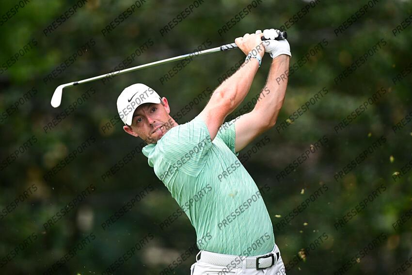 Aug 28, 2022; Atlanta, Georgia, USA; Rory McIlroy tees off on the 2nd hole during the final round of the TOUR Championship golf tournament. Mandatory Credit: Adam Hagy-USA TODAY Sports FINALE FEDEX CUP 
