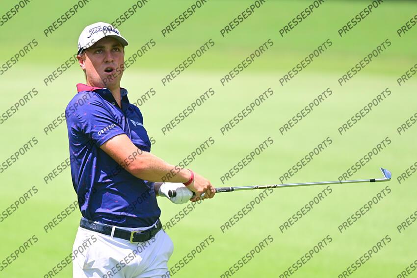 Aug 28, 2022; Atlanta, Georgia, USA; Justin Thomas yells ‘fore’ after his shot from the 1st fairway during the final round of the TOUR Championship golf tournament. Mandatory Credit: Adam Hagy-USA TODAY Sports FINALE FEDEX CUP 