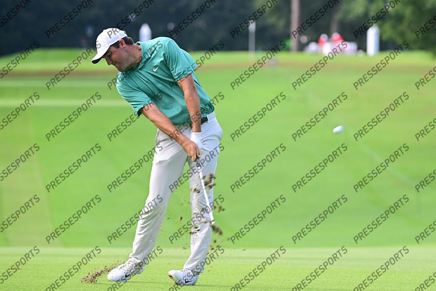 Aug 28, 2022; Atlanta, Georgia, USA; Scottie Scheffler hits from the 17th fairway during the third round of the TOUR Championship golf tournament. Mandatory Credit: Adam Hagy-USA TODAY Sports FINALE FEDEX CUP 