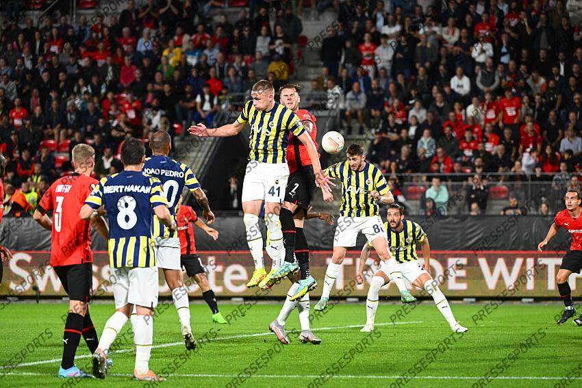 szalai (attila) rodon (joe) yuksek (ismail) RENNES-FENERBAHCE (2-2) henrique (gustavo) 2 