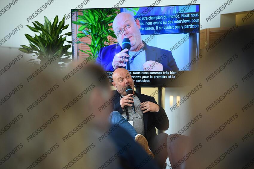 martin (paul) DEMAIN LE SPORT debat Economie Foyer F "Plateformes, reseaux sociaux: une nouvelle facon de raconter et de consommer le sport" 