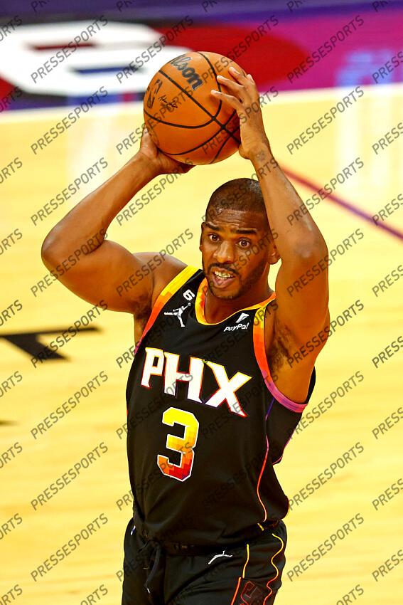 Oct 19, 2022; Phoenix, Arizona, USA; Phoenix Suns guard Chris Paul (3) passes the ball during the first quarter against the Dallas Mavericks at Footprint Center. Mandatory Credit: Mark J. Rebilas-USA TODAY Sports NBA: Dallas Mavericks at Phoenix Suns 