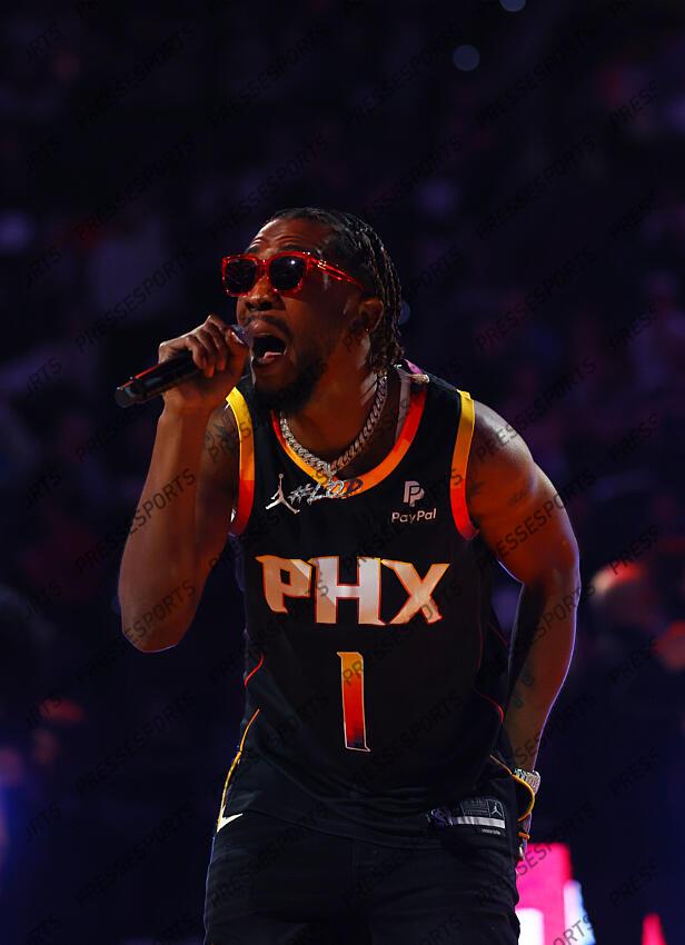 Oct 19, 2022; Phoenix, Arizona, USA; Recording artist Desiigner performs during halftime of the Phoenix Suns game against the Dallas Mavericks at Footprint Center. Mandatory Credit: Mark J. Rebilas-USA TODAY Sports NBA: Dallas Mavericks at Phoenix Suns 