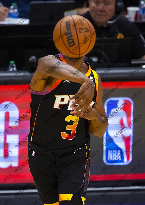 Oct 19, 2022; Phoenix, Arizona, USA; Phoenix Suns guard Chris Paul (3) passes the ball in the first quarter against the Dallas Mavericks at Footprint Center. Mandatory Credit: Mark J. Rebilas-USA TODAY Sports NBA: Dallas Mavericks at Phoenix Suns 
