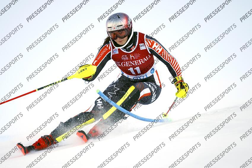 LEVI, FINLAND - NOVEMBER 20: Ali Nullmeyer of Team Canada in action during the Audi FIS Alpine Ski World Cup Women's Slalom on November 20, 2022 in Levi, Finland. (Photo by Christophe Pallot/Agence Zoom) SLALOM LEVI 2 