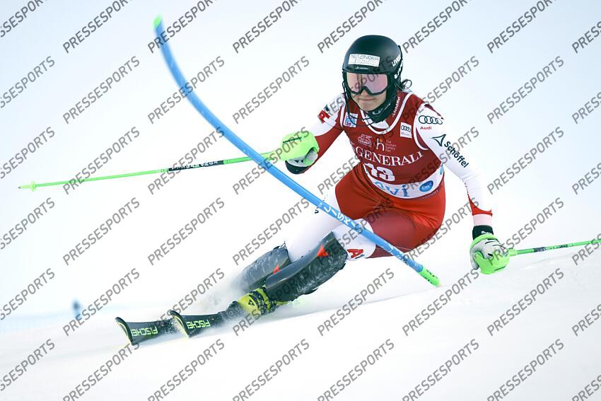 LEVI, FINLAND - NOVEMBER 20: Katharina Huber of team Austria in action during the Audi FIS Alpine Ski World Cup Women's Slalom on November 20, 2022 in Levi, Finland. (Photo by Christophe Pallot/Agence Zoom) SLALOM LEVI 2 