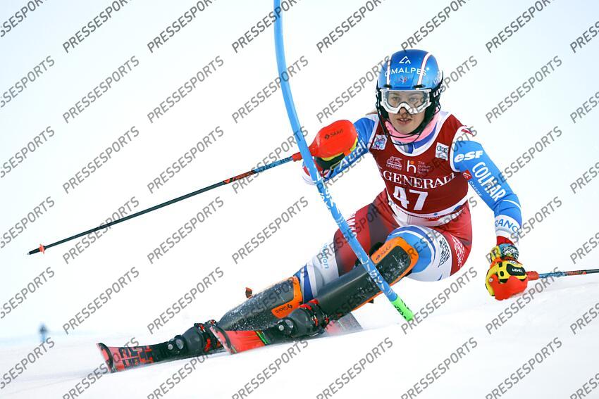 LEVI, FINLAND - NOVEMBER 20: Marie Lamure of Team France in action during the Audi FIS Alpine Ski World Cup Women's Slalom on November 20, 2022 in Levi, Finland. (Photo by Christophe Pallot/Agence Zoom) SLALOM LEVI 2 