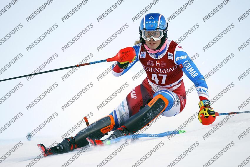 LEVI, FINLAND - NOVEMBER 20: Marie Lamure of Team France in action during the Audi FIS Alpine Ski World Cup Women's Slalom on November 20, 2022 in Levi, Finland. (Photo by Christophe Pallot/Agence Zoom) SLALOM LEVI 2 