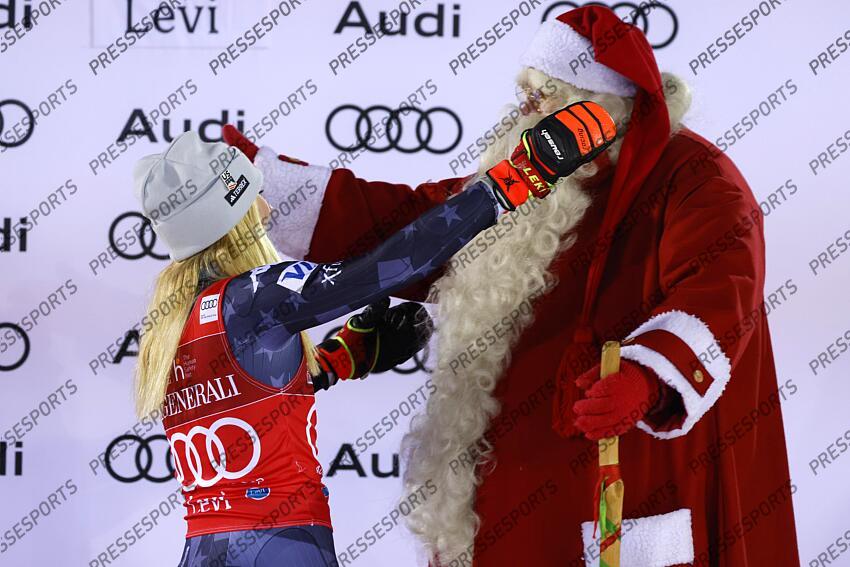 LEVI, FINLAND - NOVEMBER 20: Mikaela Shiffrin of Team United States takes 1st place during the Audi FIS Alpine Ski World Cup Women's Slalom on November 20, 2022 in Levi, Finland. (Photo by Christophe Pallot/Agence Zoom) pere noel SLALOM LEVI 2 