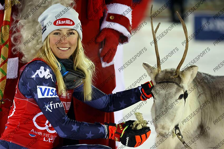 LEVI, FINLAND - NOVEMBER 20: Mikaela Shiffrin of Team United States takes 1st place during the Audi FIS Alpine Ski World Cup Women's Slalom on November 20, 2022 in Levi, Finland. (Photo by Christophe Pallot/Agence Zoom) renne du pere noel SLALOM LEVI 2 